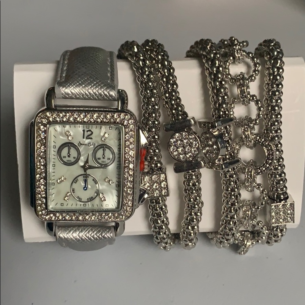 Silver Watch with 5 bracelets